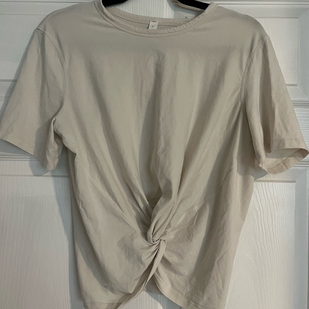 ✨ lululemon athletica Cream Short Sleeve Tee ✨